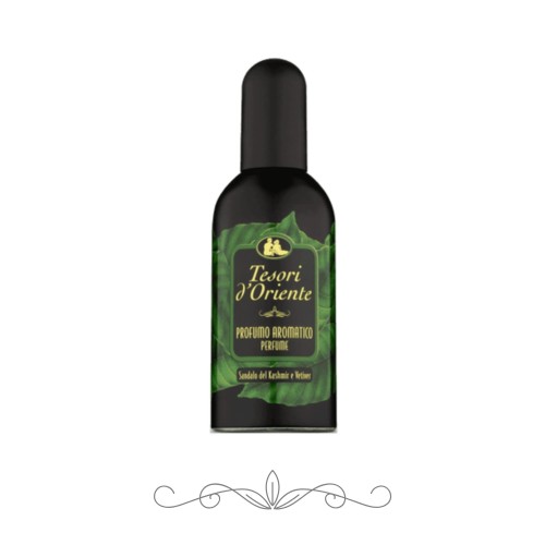 Tesori d'Oriente Profumo Aromatico Kashmir Sandalwood perfumy - butelka z czarnym rozpylaczem na białym tle, widok z przodu