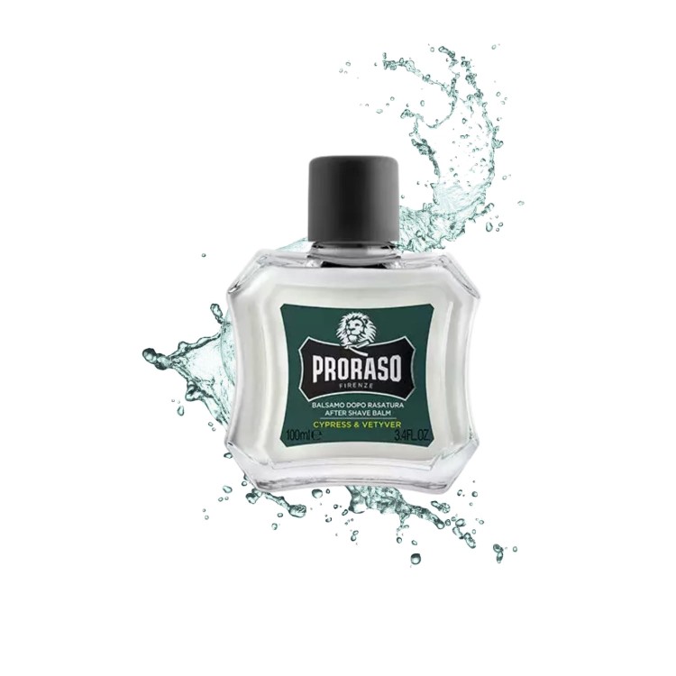 Proraso balsam po goleniu Cypress &amp; Vetyver 100ml - przezroczysta butelka z czarnym korkiem na białym tle z efektem bryzg wody.