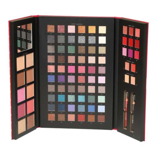 Deborah Milano Make Up Beauty Gift 4 zestaw prezentowy do makijażu - rozłożona paletka z 60 cieniami, pudłami, pędzlami i kosmetykami, widok całego opakowania.
