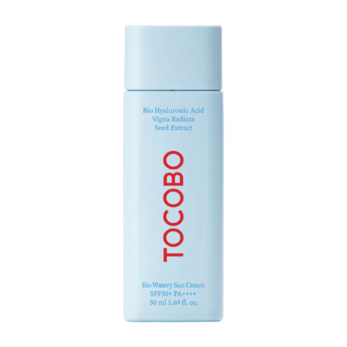 Tocobo Bio Watery Sun Cream SPF50+ PA++++ - krem przeciwsłoneczny 50ml, jasnoniebieski flakon z czerwonym logo, widok frontalny.