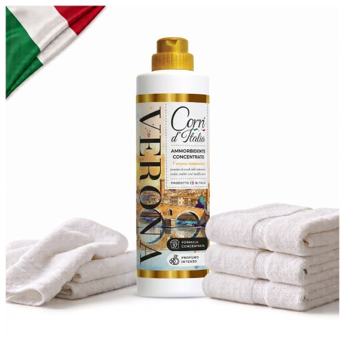 Corri d'Italia płyn do płukania tkanin Verona - butelka 750 ml z białymi ręcznikami, flaga włoska, widok przedni produktu.
